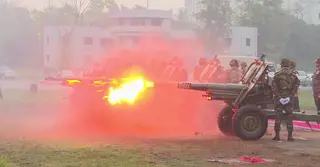 স্বাধীনতা ও জাতীয় দিবসে ৩১ বার তোপধ্বনির মাধ্যমে বীর শহিদদের শ্রদ্ধা